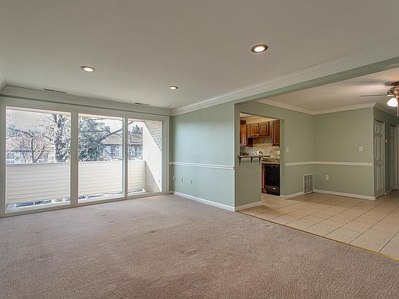 3rd image of 5606 Bloomfield Dr APT 103