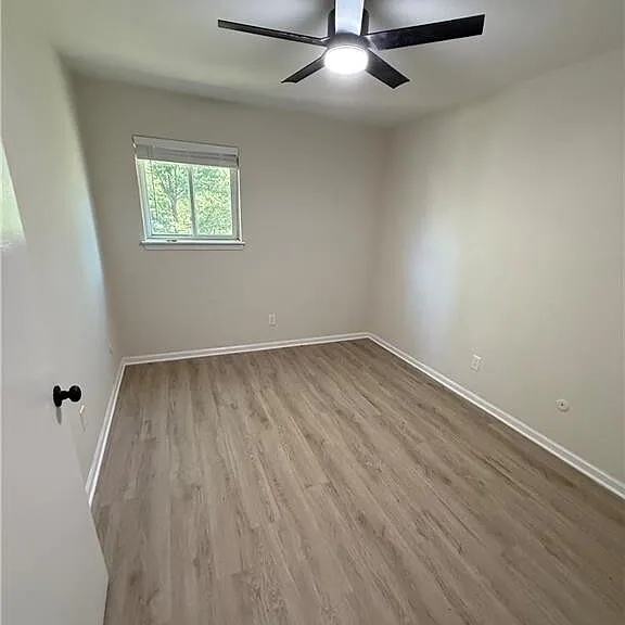 815 Sandy Ct — Photo 8
