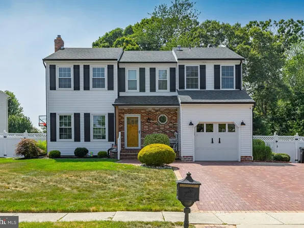 9 Langley Dr, Sewell, NJ 08080