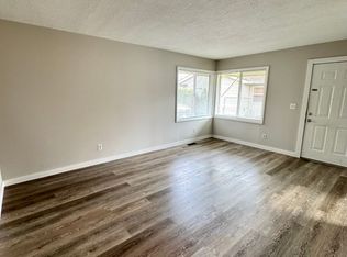 9220 SE Raymond St #0, Portland, OR 97266
