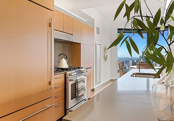 5th image of 8 Spruce St APT 65J
