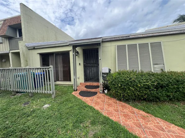 20442 NW 15th Ave #6, Miami Gardens, FL 33169