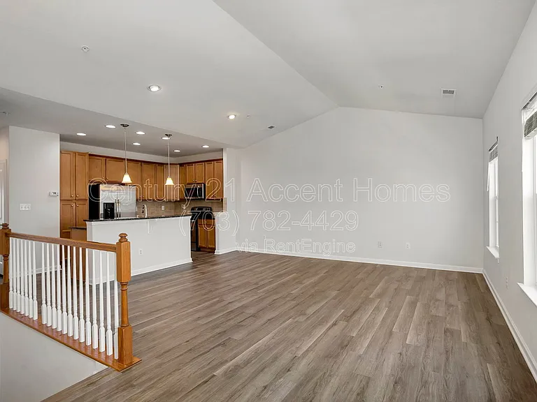 24676 Hutchinson Farm Dr — Photo 11