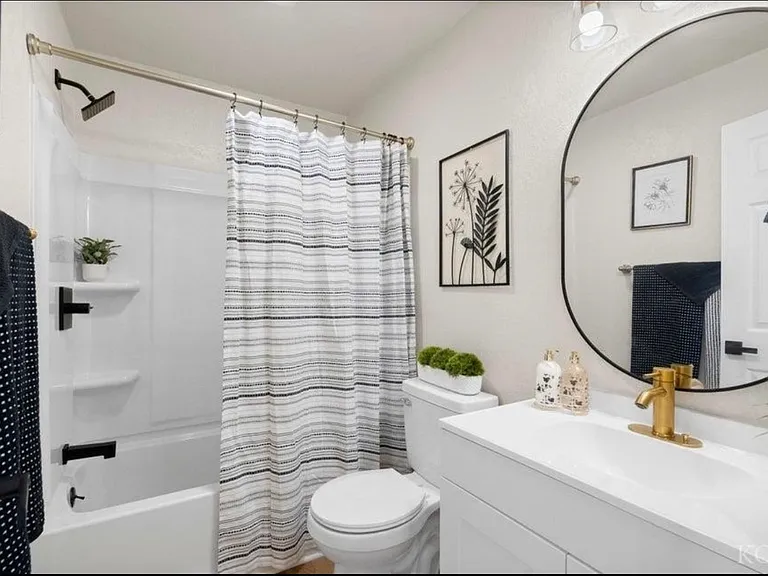 760 Crass Ave #2 — Photo 6