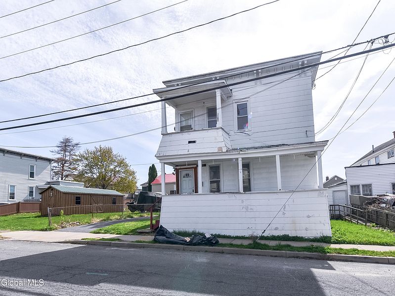 3rd image of 203 Brookside Avenue