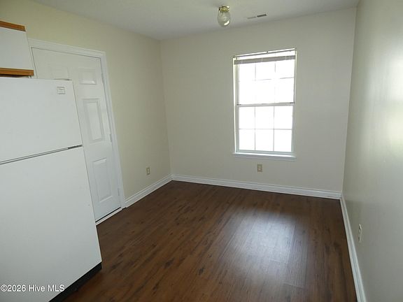 4th image of 3050 Foxhorn Rd