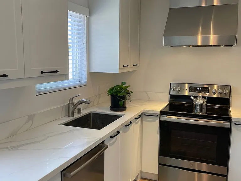 2238 Manchester Ave. — Photo 32