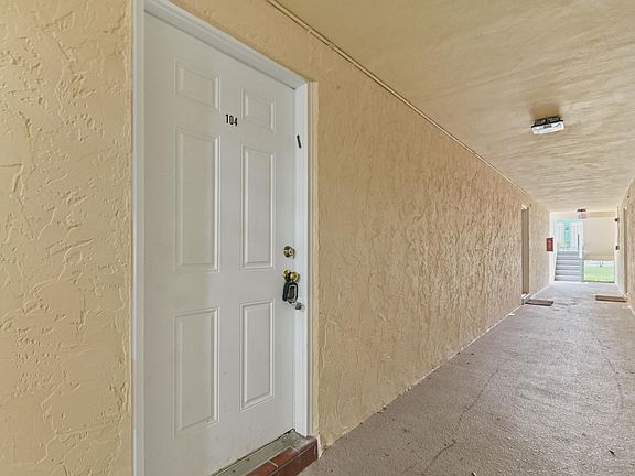 2nd image of 4277 NW 89th Avenue #104