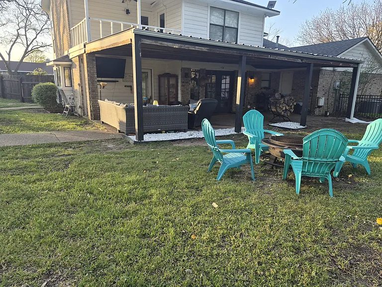 Middlefield Dr — Photo 17