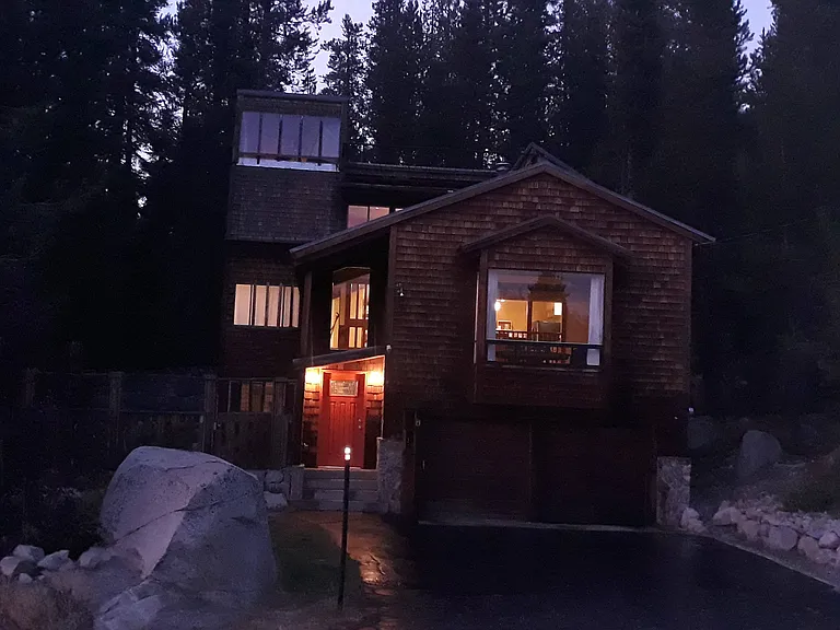 21572 Donner Pass Rd — Photo 2