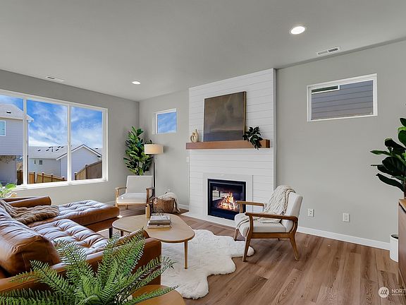 4th image of 6102 42nd Street NE