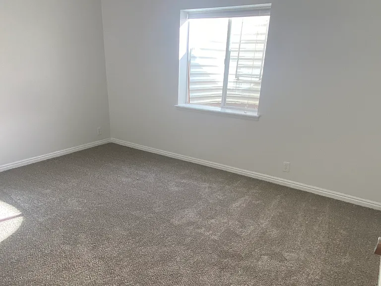 1308 Haylie Ln S — Photo 14