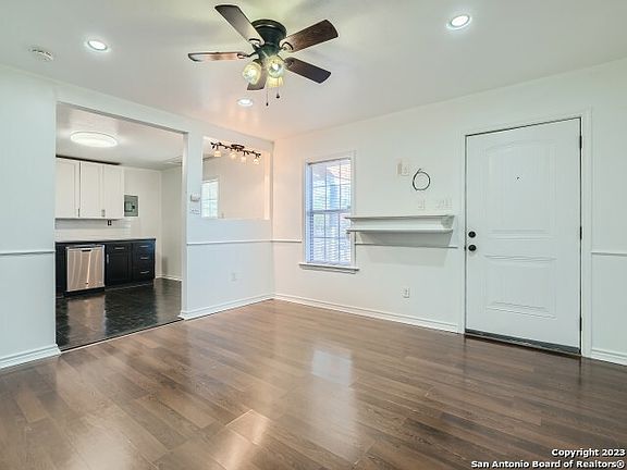 5th image of 2251 BUFFALO ST