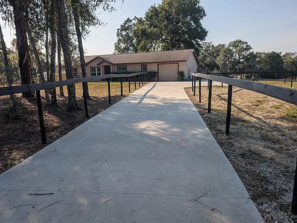 4210 SW 89th Ave. — Photo 2