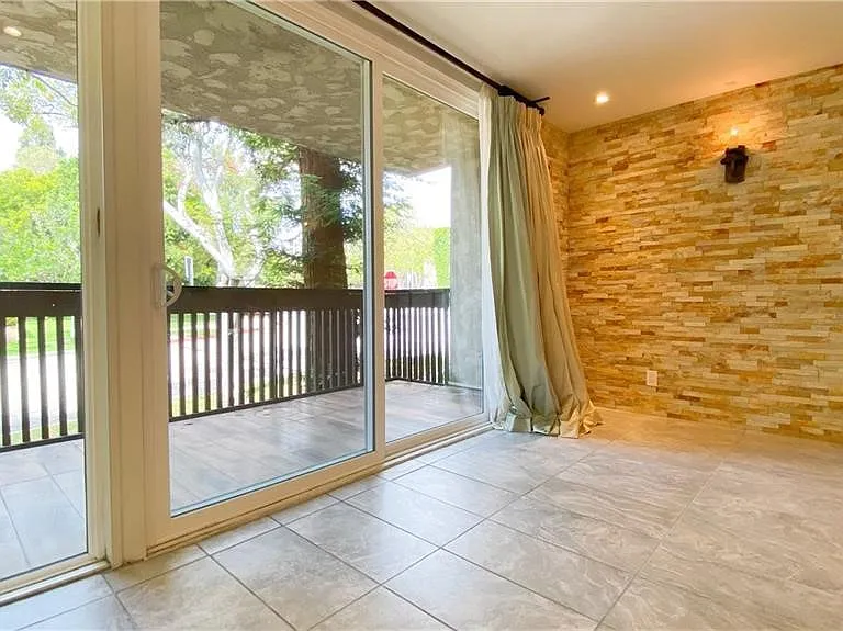 5901 Canterbury Dr #11 — Photo 16