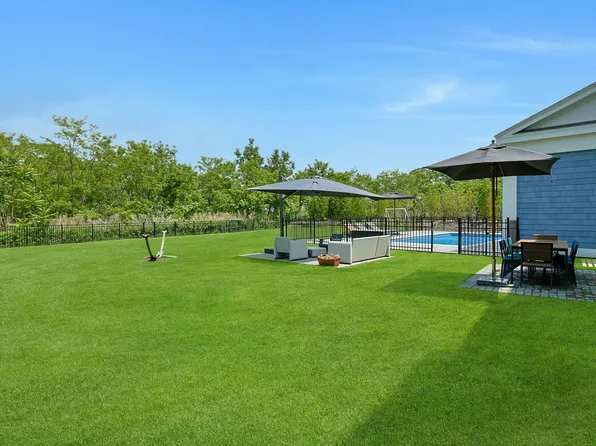 5310 Grosvenor Avenue image 9 of 12