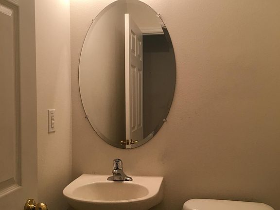 5th image of 39 Canterbury Bell Dr