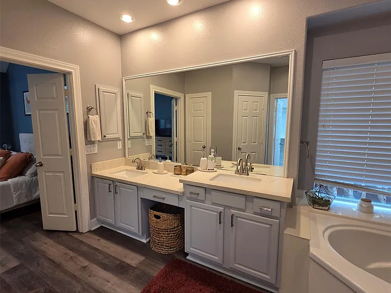8208 Endeavor Cir — Photo 10