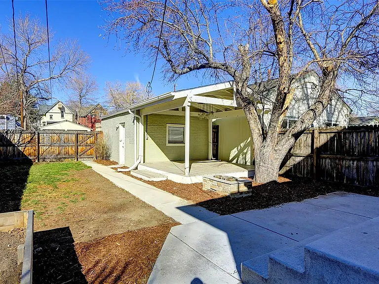 2235 Irving St — Photo 17