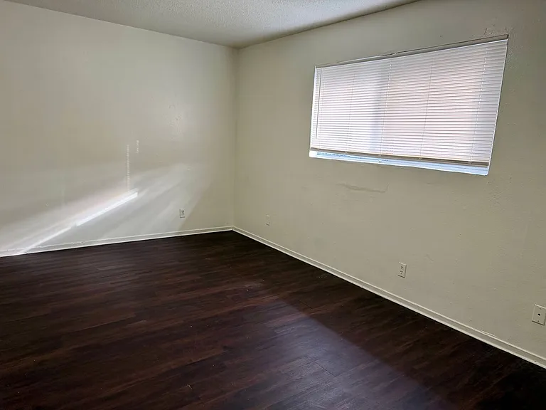 489 S Backer Ave — Photo 7