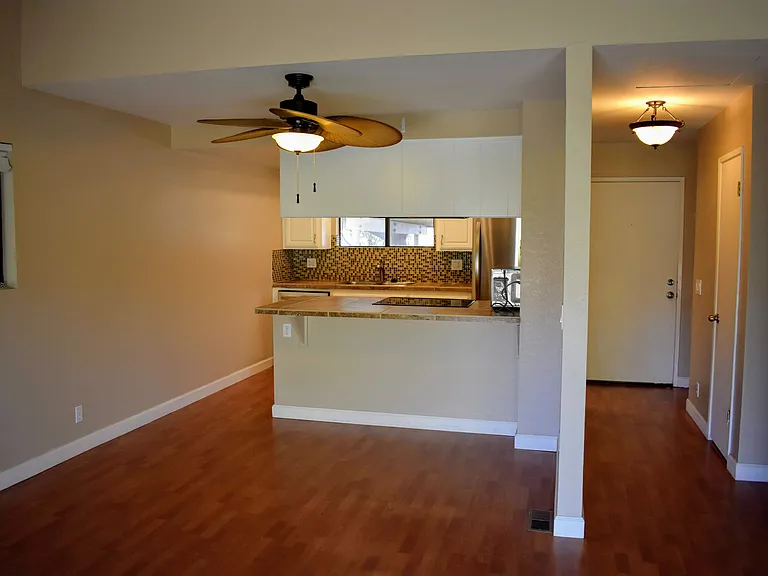 3290 Rockview Pl #6 — Photo 2