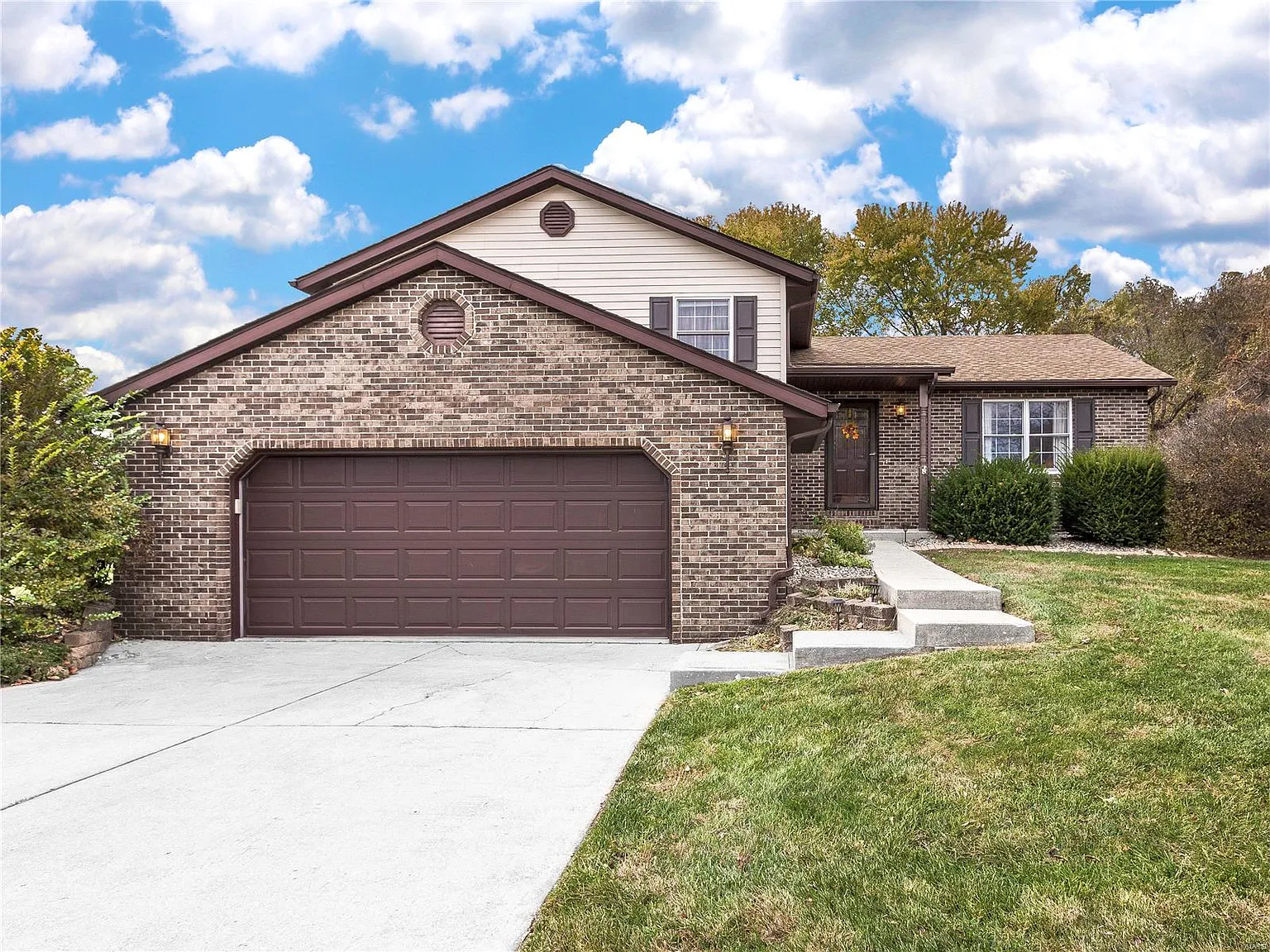 1402 Prairie View Dr photo 1