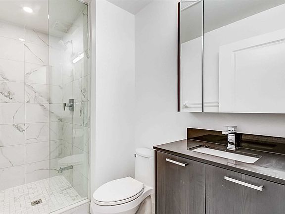 4th image of 120 Eagle Rock Way #209