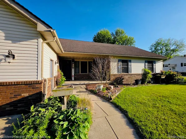 412 Rosette St, Holly, MI 48442
