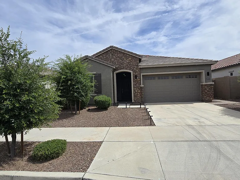 18351 W Mercer Ln — Photo 50