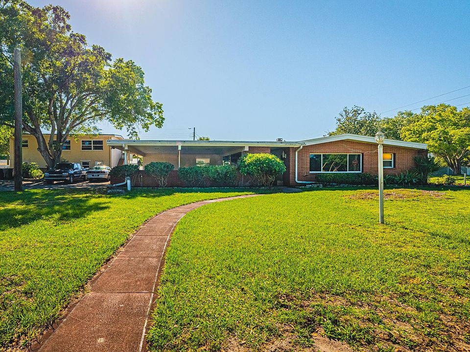 1st image of 1520 Golfview Dr