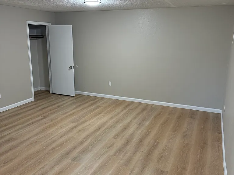 304 NE Independence Ave #B — Photo 11