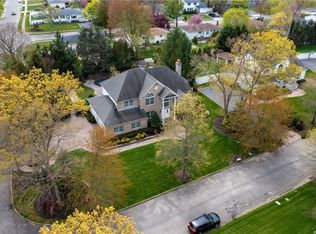 1 Weeping Cherry Ln, Commack, NY 11725