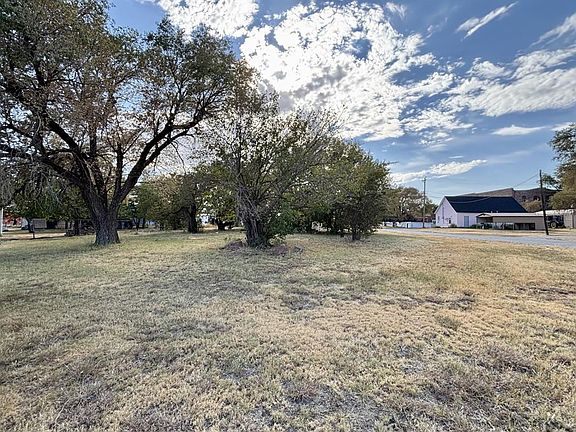 3rd image of 207 N Elm St Lot 1-2-3