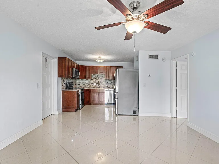204 Foxtail Dr #F1 — Photo 8