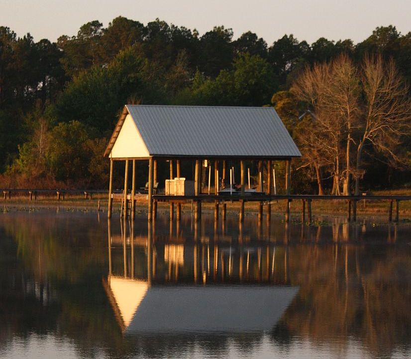 2nd image of 204 Lake Dr