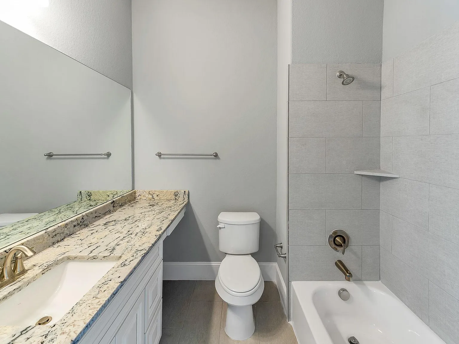 3 bed, 3.5 bath, 2358 sqft, $3,575 — Photo 4