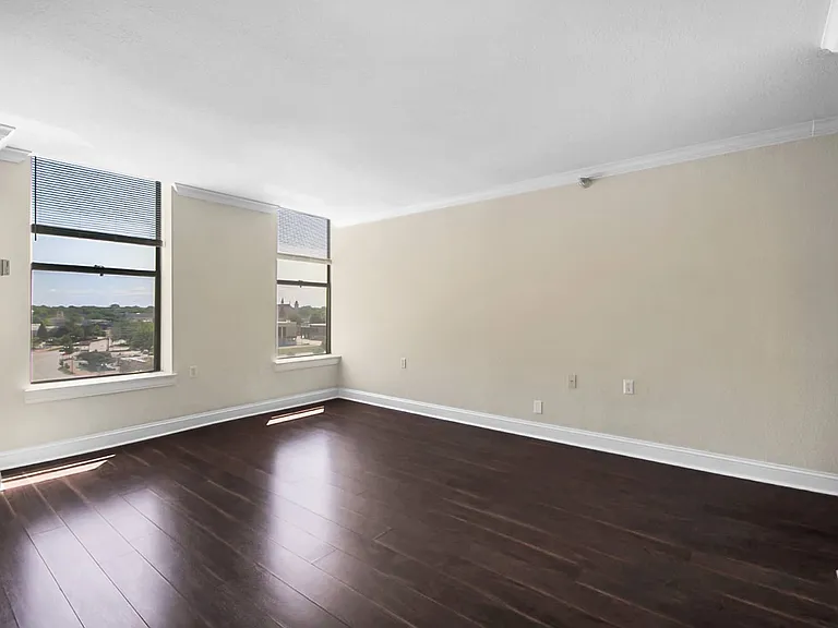 Bancroft Luxury Apartments — Photo 12