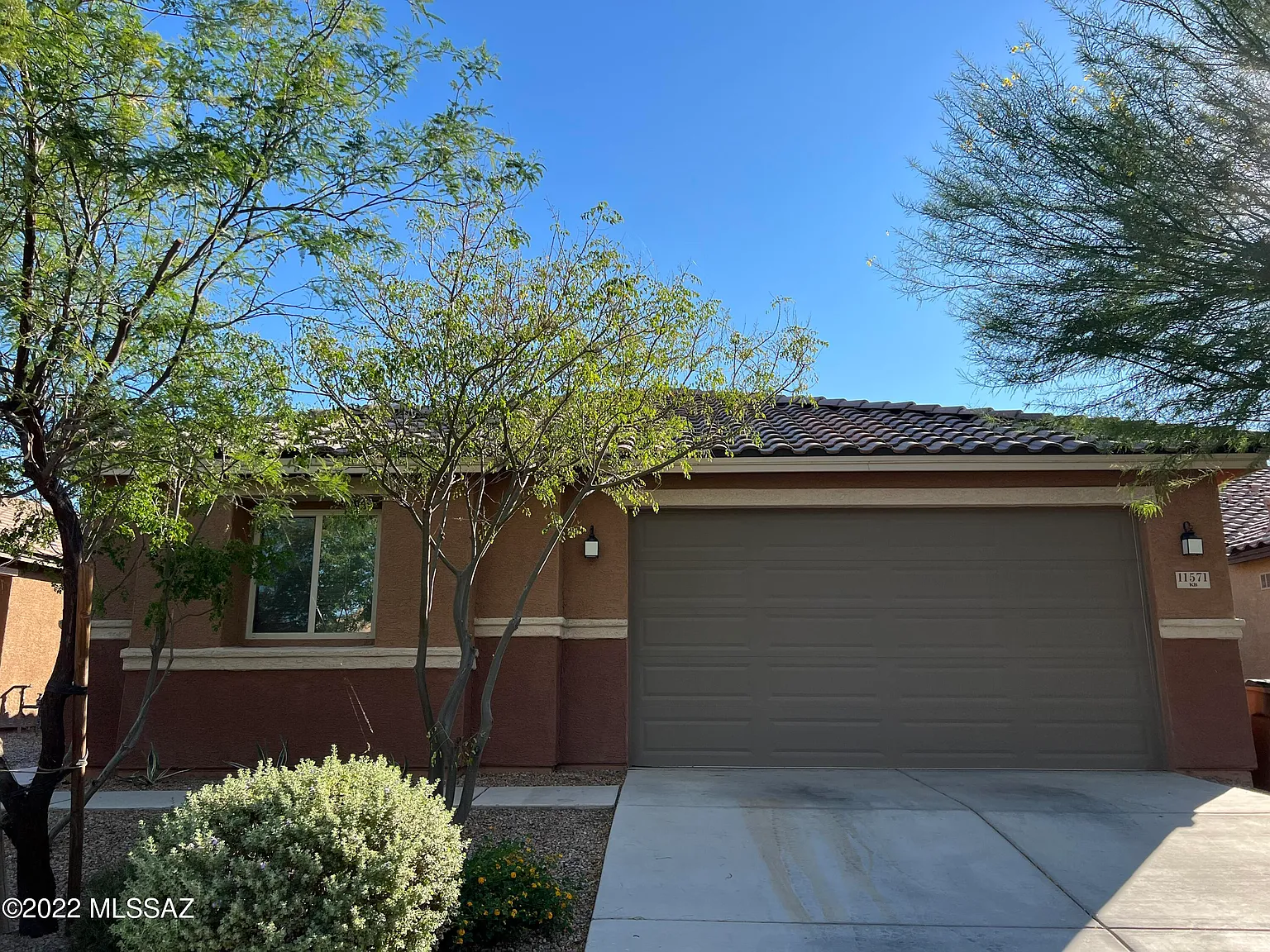 3 bed, 2.0 bath, 2013 sqft, $2,250 — Photo 1