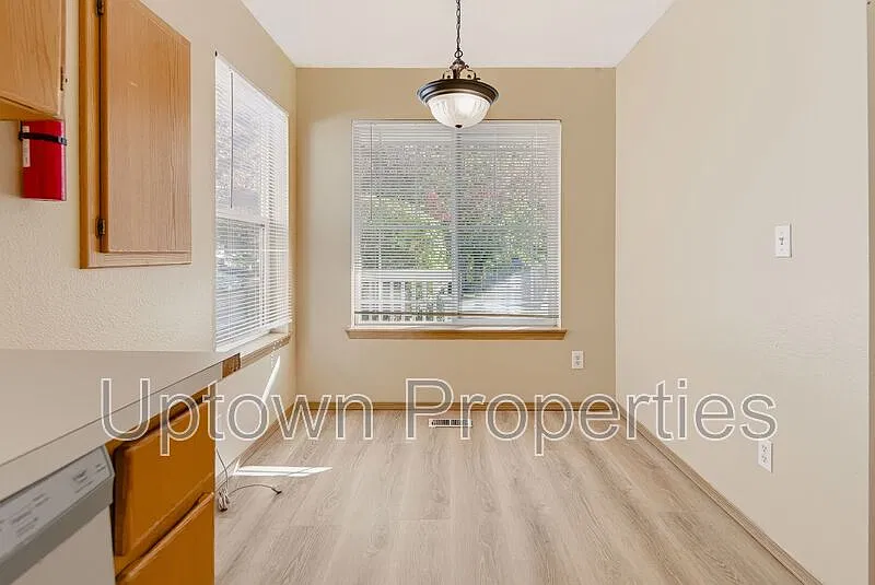 3 bed, 2.5 bath, 1125 sqft, $2,295 — Photo 3