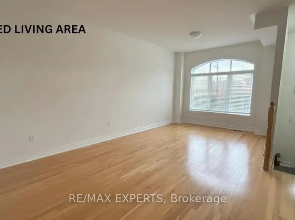 13 Ypres Rd #3, Toronto, ON M6M 0B2
