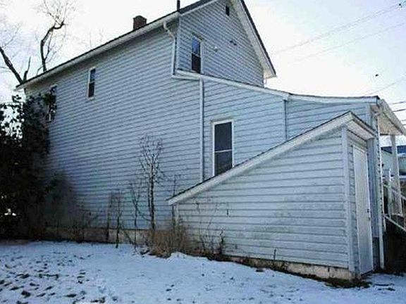 3rd image of 144 Wyoming St