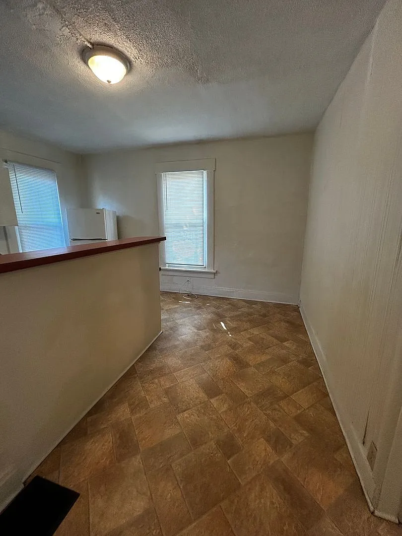 393 East 15th Avenue — Photo 4