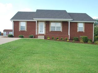 319 S Palmers Chapel Rd, Cottontown, TN 37048
