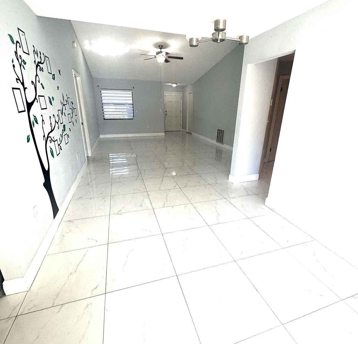 3 bed, 1228 sqft, $2,300 — Photo 4