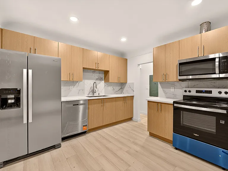 1920 11th Ave W #A — Photo 4