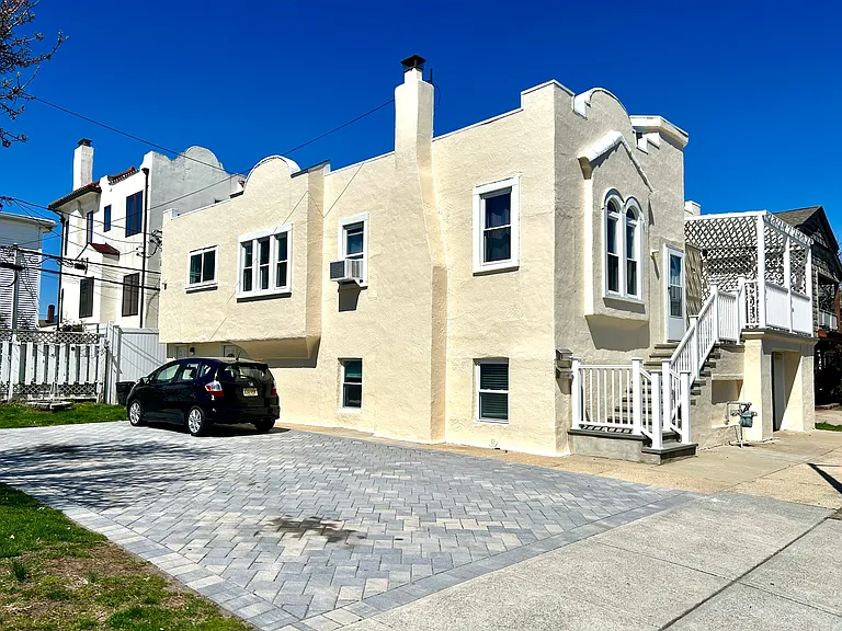 105 Mitchell Ave #UPPER — Photo 3