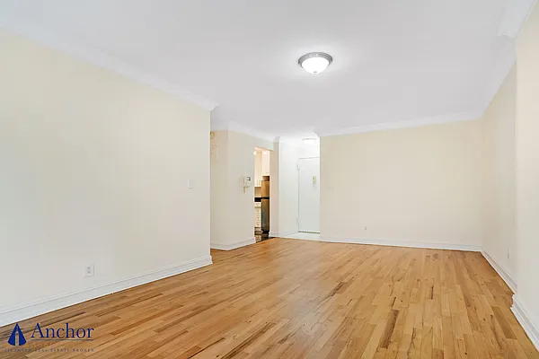 Rented by Anchor Associates | media 11