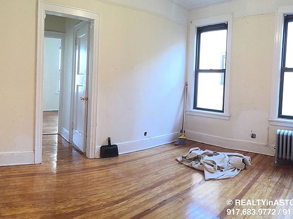 2nd image of 2537 33rd St APT 3R