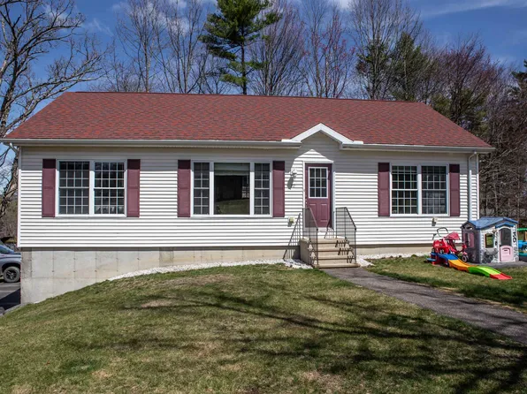 30 Cricket Hill Way, Franklin, NH 03235