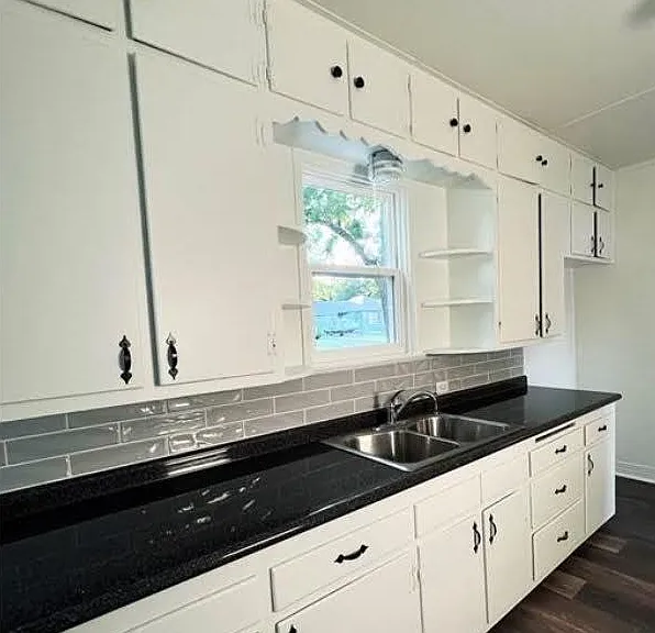 809 N 8th St — Photo 4